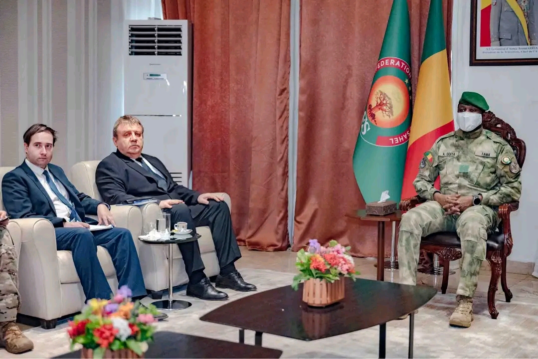Mali-Russie : Assimi Goïta reçoit l’ambassadeur russe à Koulouba