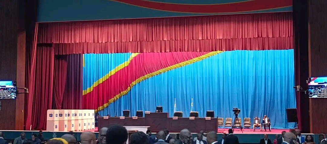 RDC : 490 députés présents à la plénière explosive sur la motion contre Jacquemain Shabani