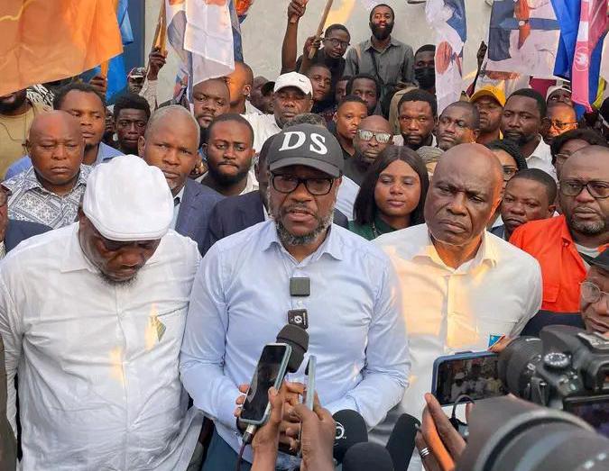 RDC : la C64 ajourne sa plainte contre Tshisekedi pour « coup d’État constitutionnel »